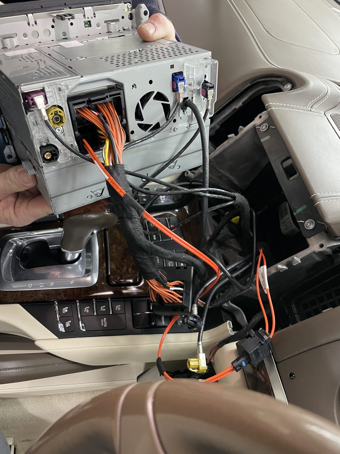 Porsche Cayenne 2011 CarPlay and Android Auto. – Unique Car Sound