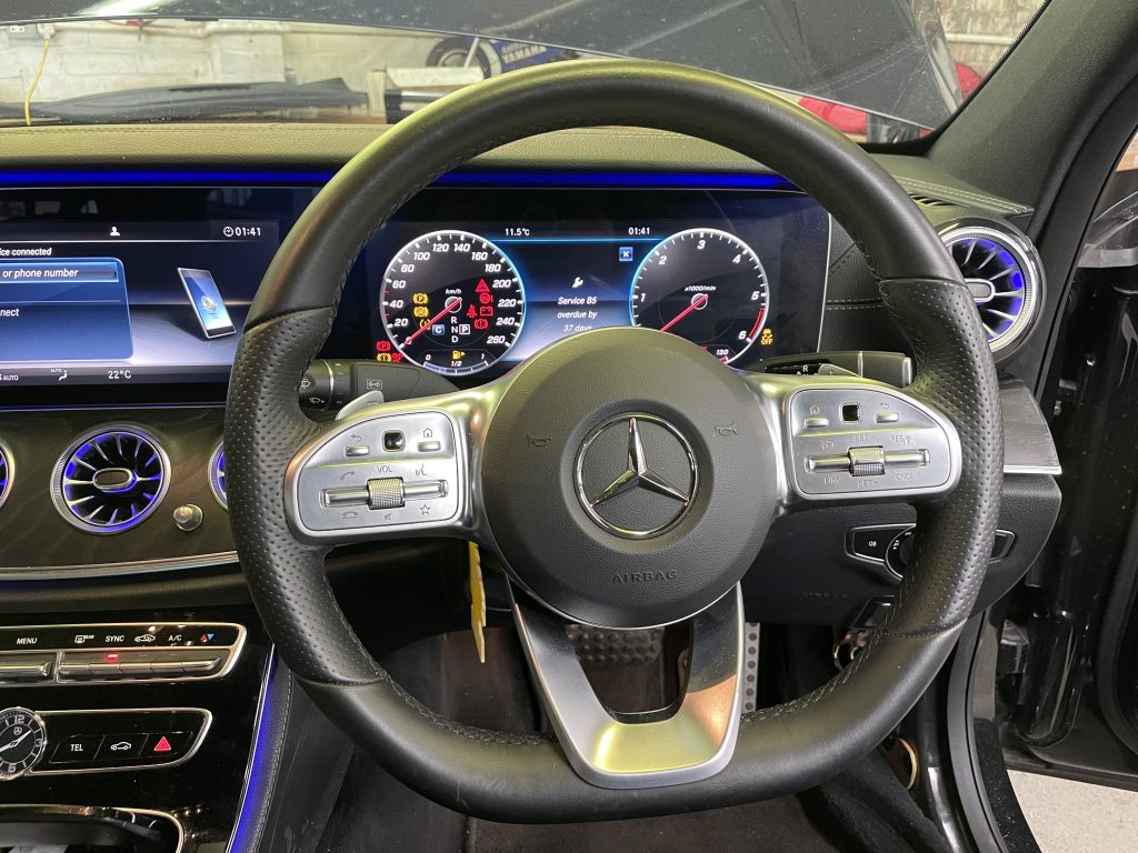 E class facelift steering wheel.