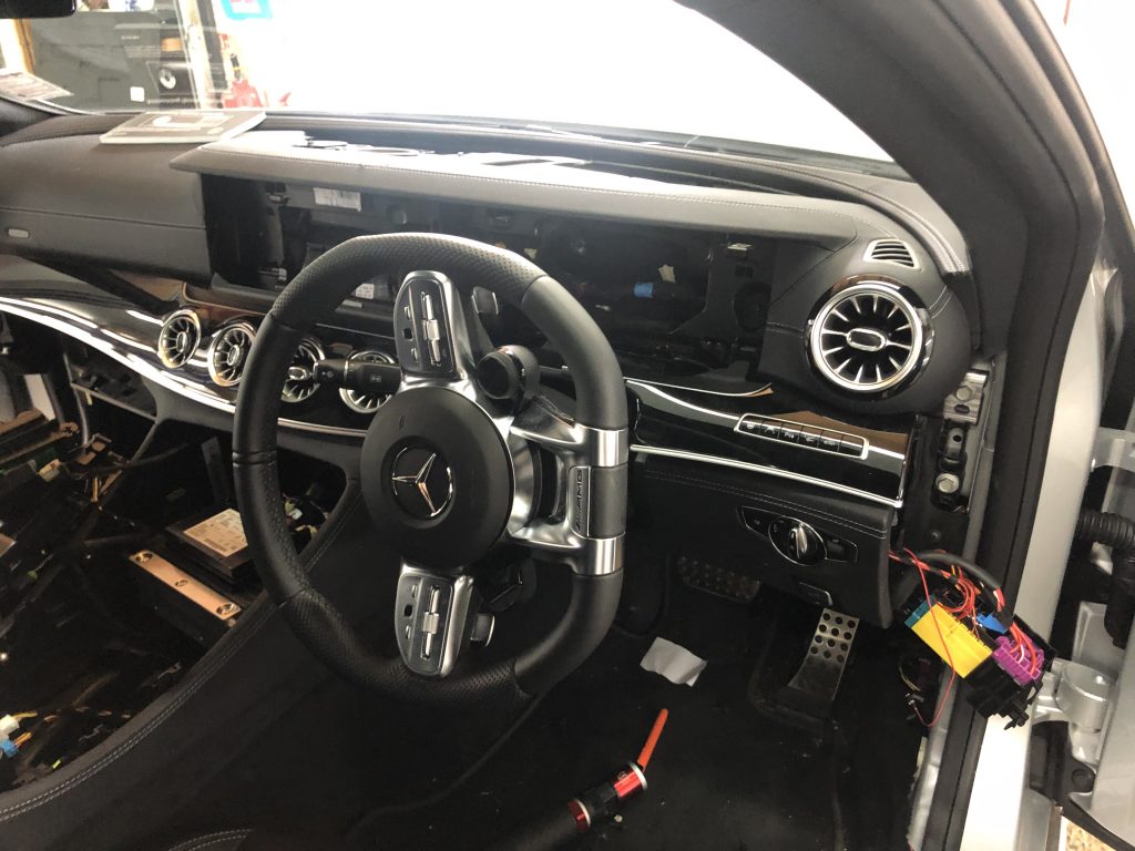 W213 Digital Cockpit install