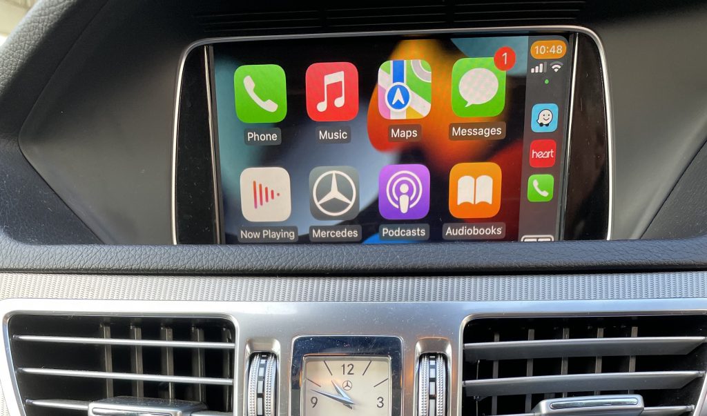 W212-Apple-CarPlay